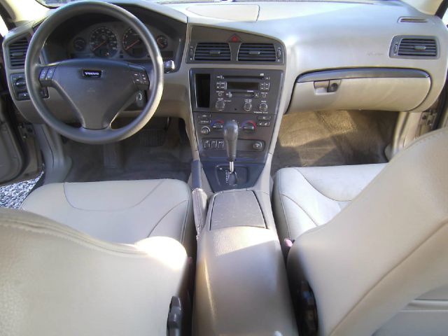 2002 Volvo S60 2.5i Sedan 4D