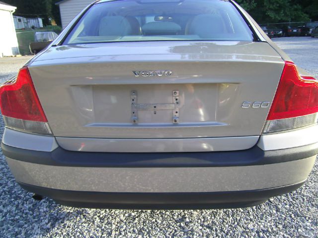 2002 Volvo S60 2.5i Sedan 4D