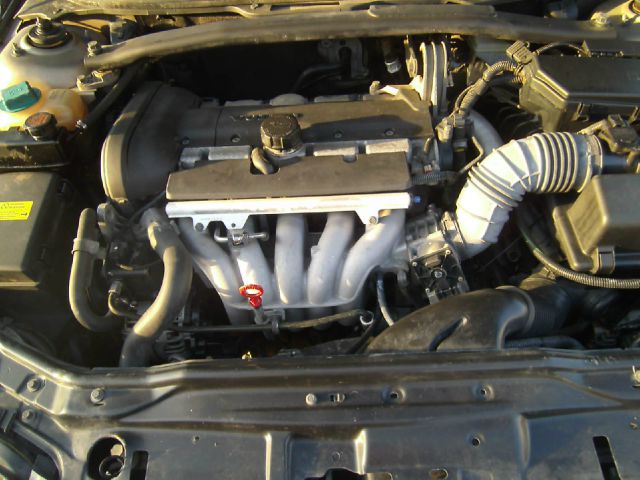 2002 Volvo S60 2.5i Sedan 4D