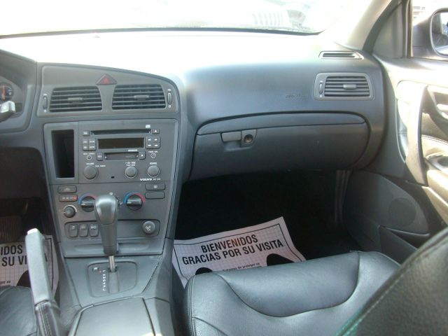 2002 Volvo S60 2.5i Sedan 4D