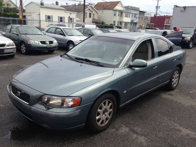 2002 Volvo S60 2.0T W/ NAV