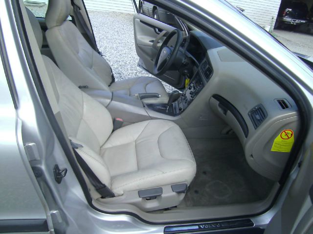 2002 Volvo S60 2.5i Sedan 4D