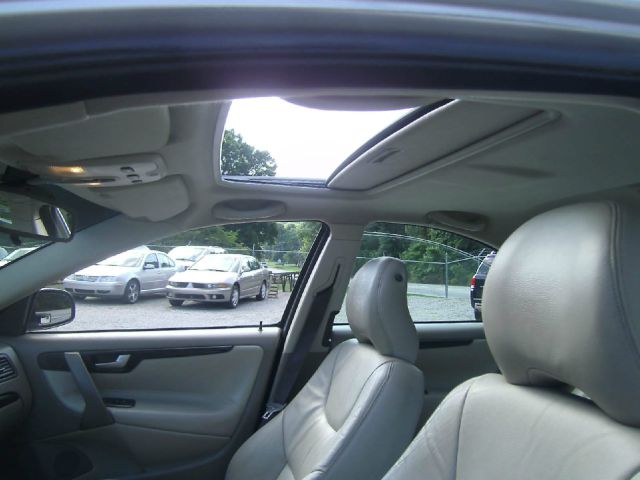 2002 Volvo S60 2.5i Sedan 4D