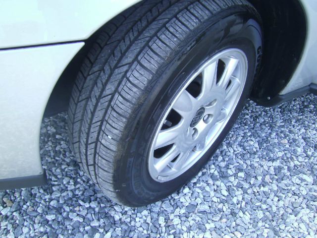 2002 Volvo S60 2.5i Sedan 4D