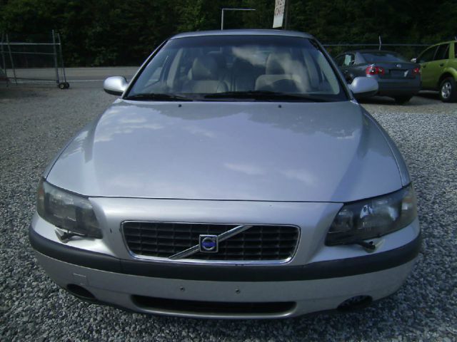 2002 Volvo S60 2.5i Sedan 4D