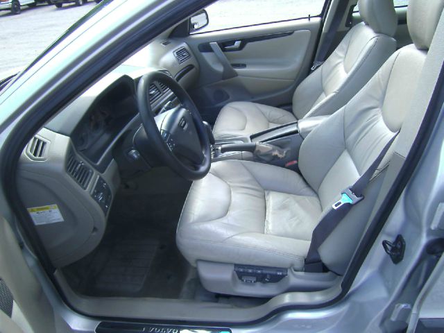 2002 Volvo S60 2.5i Sedan 4D