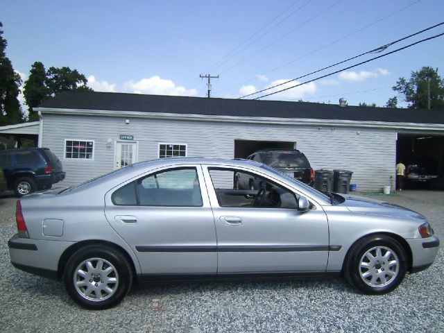 2002 Volvo S60 2.5i Sedan 4D