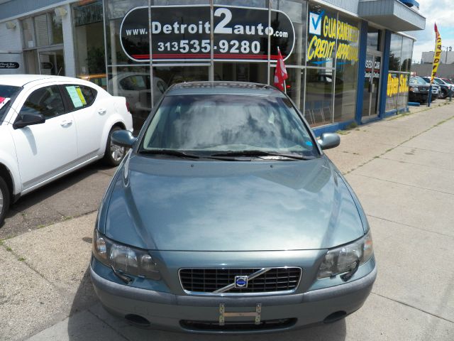 2002 Volvo S60 2.5i Sedan 4D