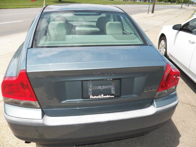 2002 Volvo S60 2.5i Sedan 4D