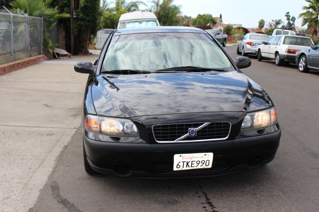 2002 Volvo S60 2.5i Sedan 4D
