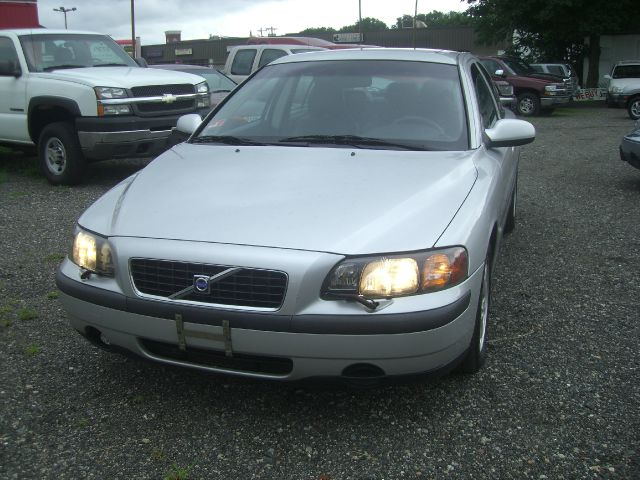 2002 Volvo S60 2.5i Sedan 4D