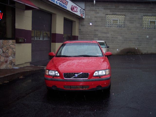 2002 Volvo S60 2.5i Sedan 4D