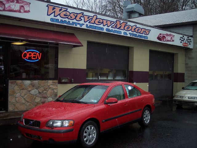 2002 Volvo S60 2.5i Sedan 4D