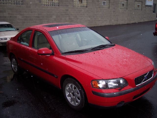 2002 Volvo S60 2.5i Sedan 4D