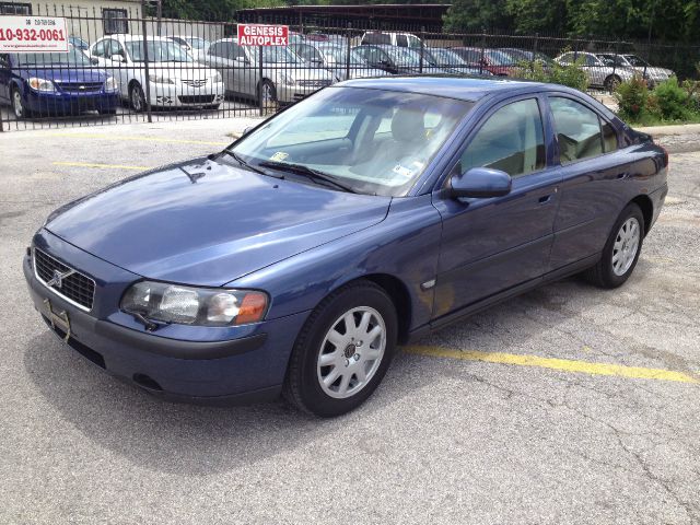 2002 Volvo S60 2.5i Sedan 4D