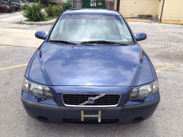 2002 Volvo S60 2.5i Sedan 4D