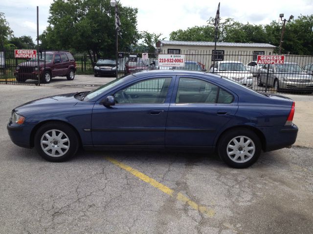 2002 Volvo S60 2.5i Sedan 4D