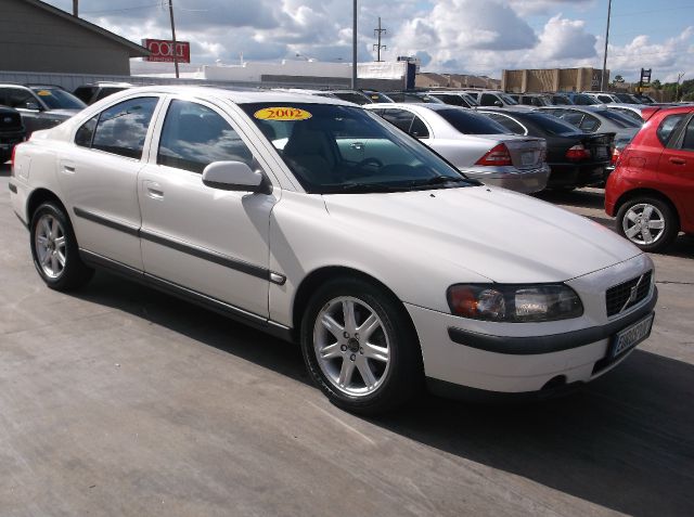 2002 Volvo S60 2.5i Sedan 4D