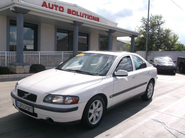 2002 Volvo S60 2.5i Sedan 4D