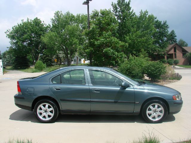 2002 Volvo S60 EX - DUAL Power Doors