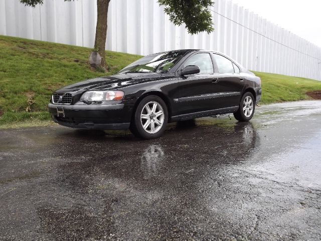 2002 Volvo S60 2.5i Sedan 4D