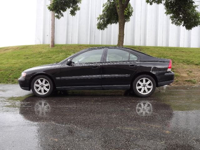 2002 Volvo S60 2.5i Sedan 4D