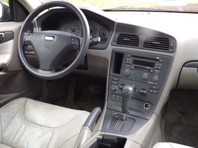 2002 Volvo S60 2.5i Sedan 4D