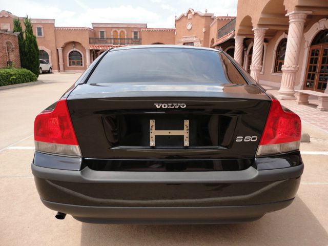 2002 Volvo S60 2.5i Sedan 4D
