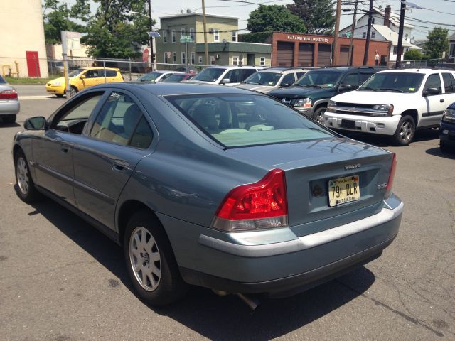 2002 Volvo S60 2.0T W/ NAV