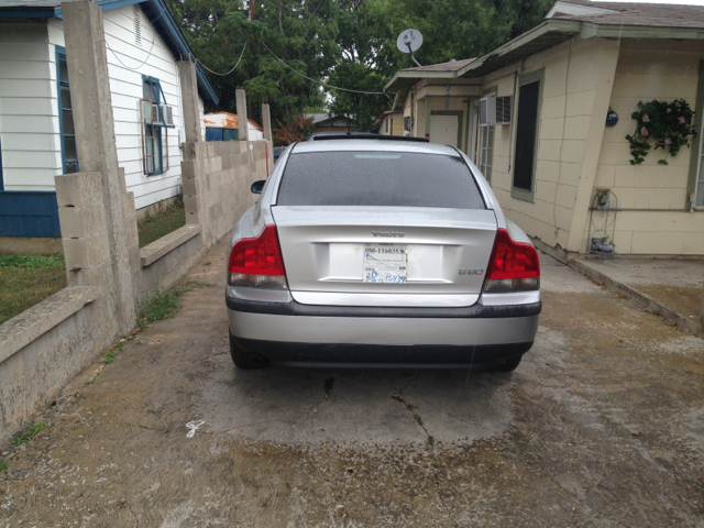 2002 Volvo S60 2.5i Sedan 4D