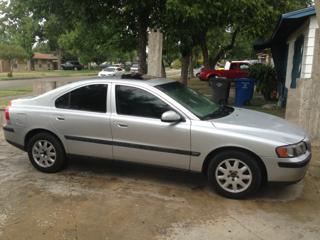 2002 Volvo S60 2.5i Sedan 4D