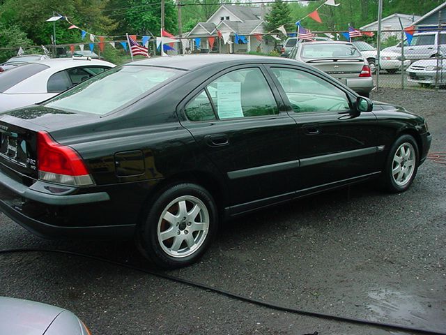 2002 Volvo S60 T6 Sport Utility 4D