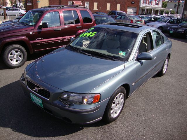 2002 Volvo S60 2.5i Sedan 4D