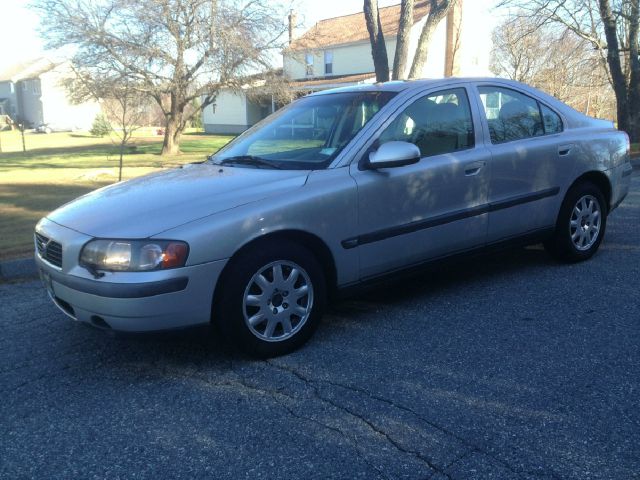 2002 Volvo S60 2.5i Sedan 4D