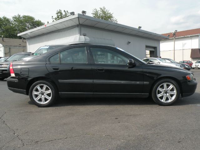 2003 Volvo S60 4WD 4dr Sport
