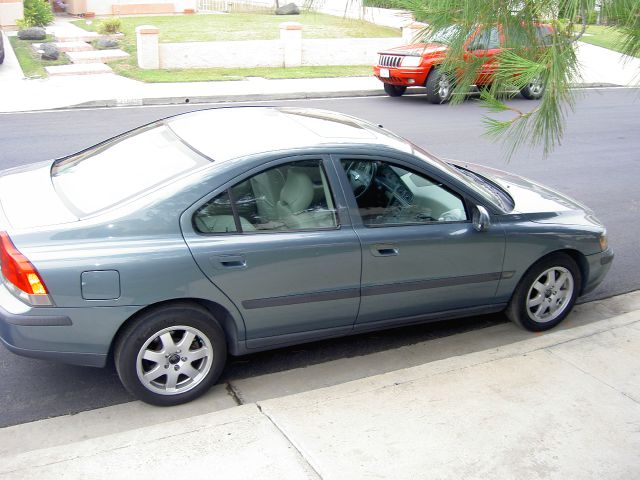 2003 Volvo S60 Eddie Baurer - Liquidator