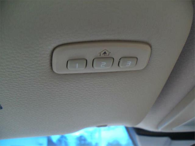 2003 Volvo S60 2dr Reg Cab 140.5 4WD Laramie