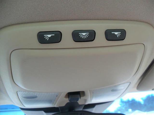 2003 Volvo S60 2dr Reg Cab 140.5 4WD Laramie