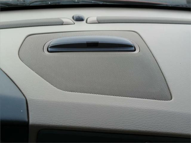 2003 Volvo S60 2dr Reg Cab 140.5 4WD Laramie