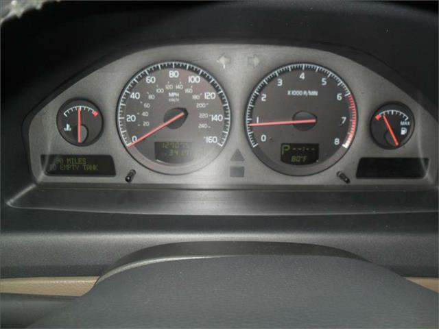 2003 Volvo S60 2dr Reg Cab 140.5 4WD Laramie