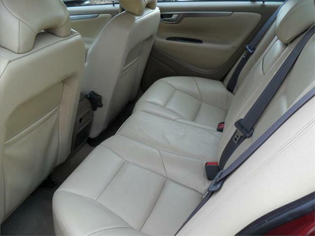 2003 Volvo S60 2dr Reg Cab 140.5 4WD Laramie