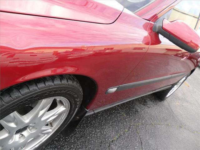 2003 Volvo S60 2dr Reg Cab 140.5 4WD Laramie