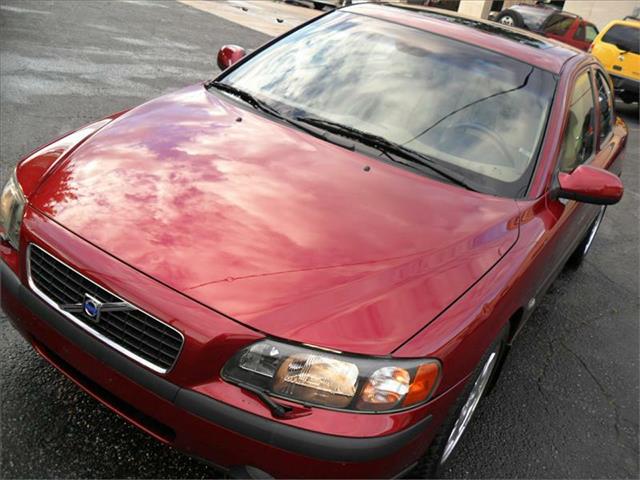 2003 Volvo S60 2dr Reg Cab 140.5 4WD Laramie