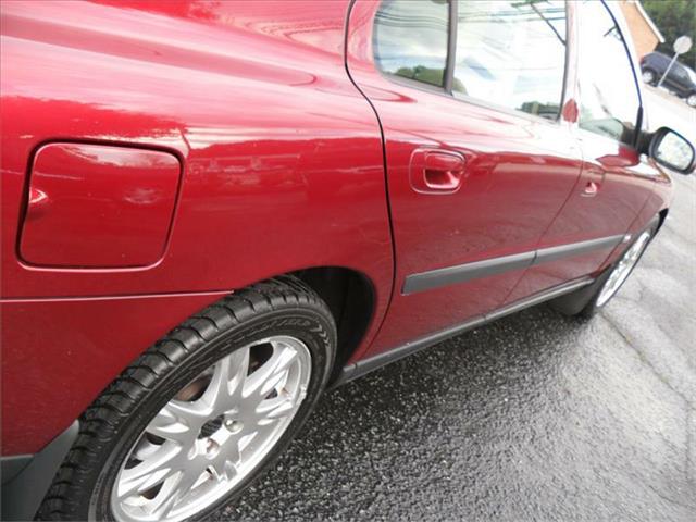 2003 Volvo S60 2dr Reg Cab 140.5 4WD Laramie
