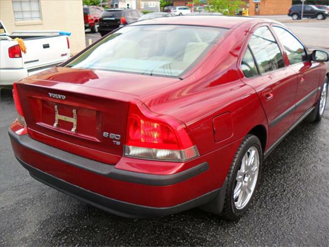 2003 Volvo S60 2dr Reg Cab 140.5 4WD Laramie