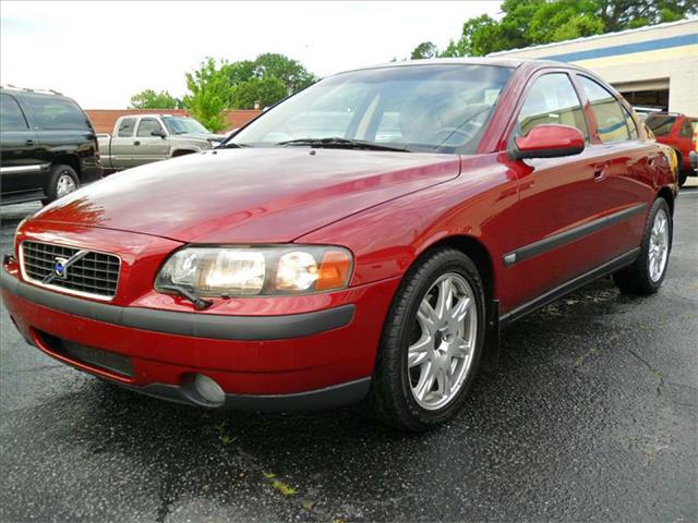 2003 Volvo S60 2dr Reg Cab 140.5 4WD Laramie