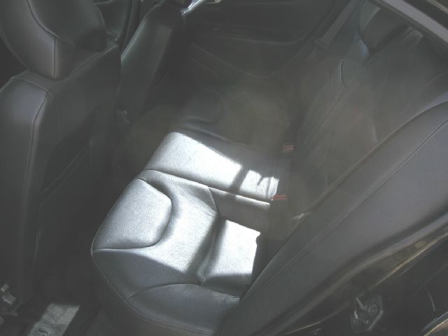 2004 Volvo S60 4WD 4dr Sport