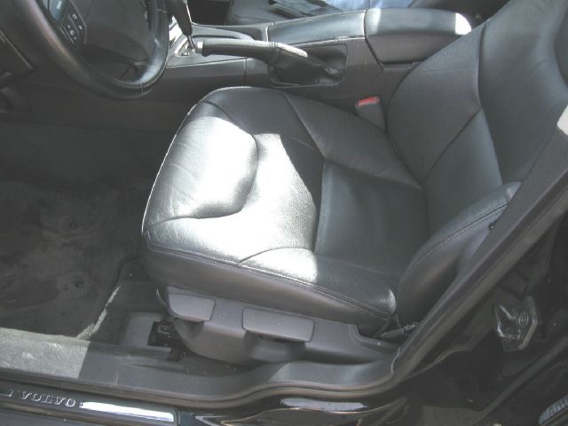 2004 Volvo S60 4WD 4dr Sport