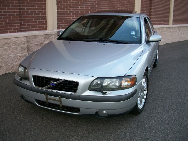 2004 Volvo S60 4WD 4dr Sport