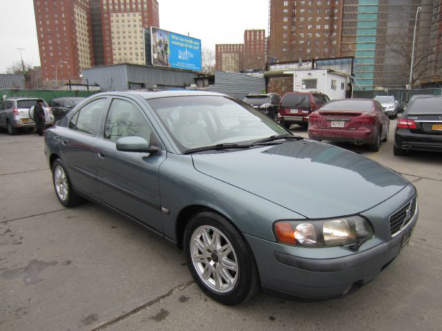 2004 Volvo S60 4WD 4dr Sport